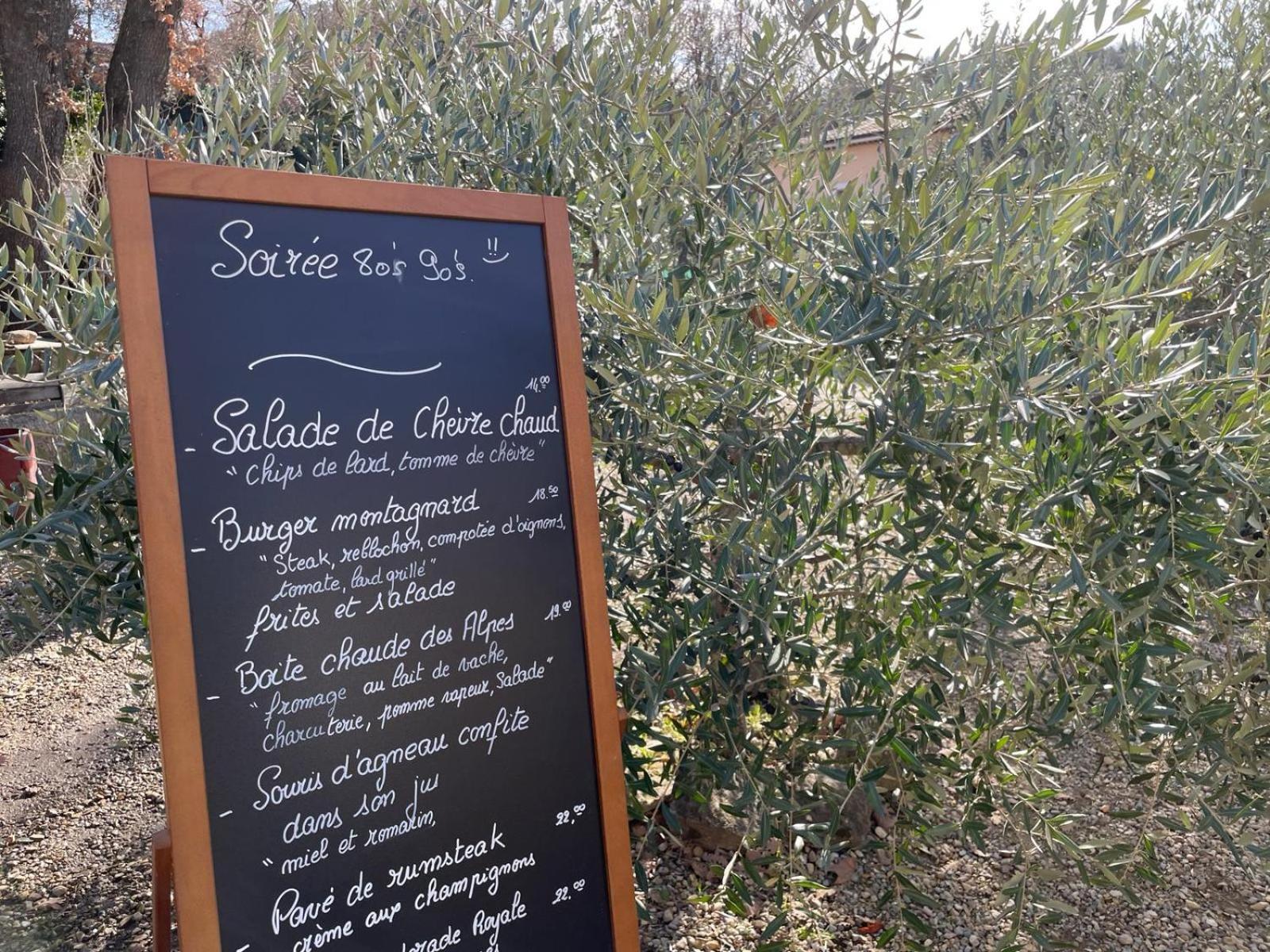 Auberge De La Table Ronde Vinon sur Verdon Bagian luar foto